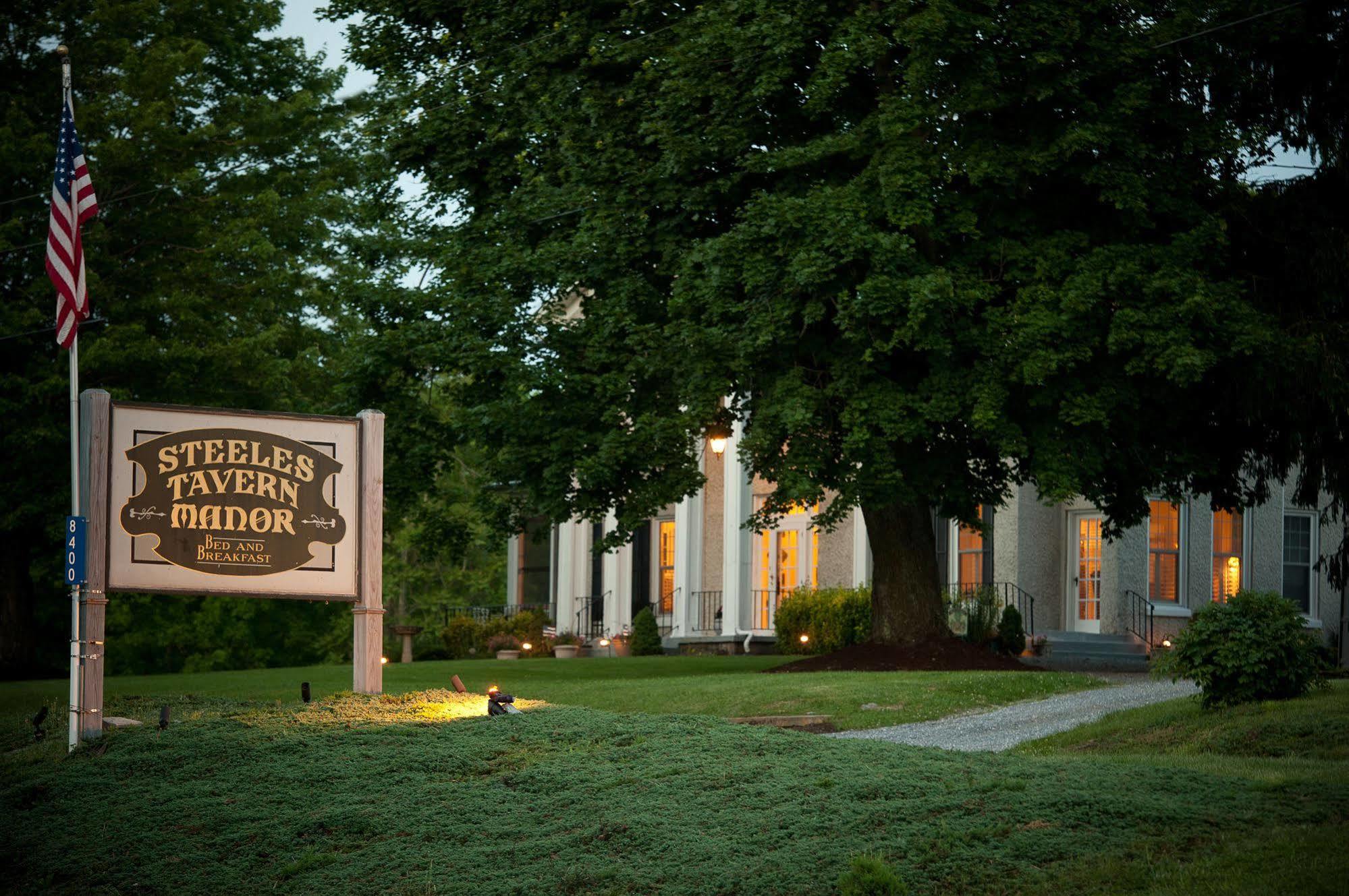 Raphine Steeles Tavern Manor Bed & Breakfast المظهر الخارجي الصورة