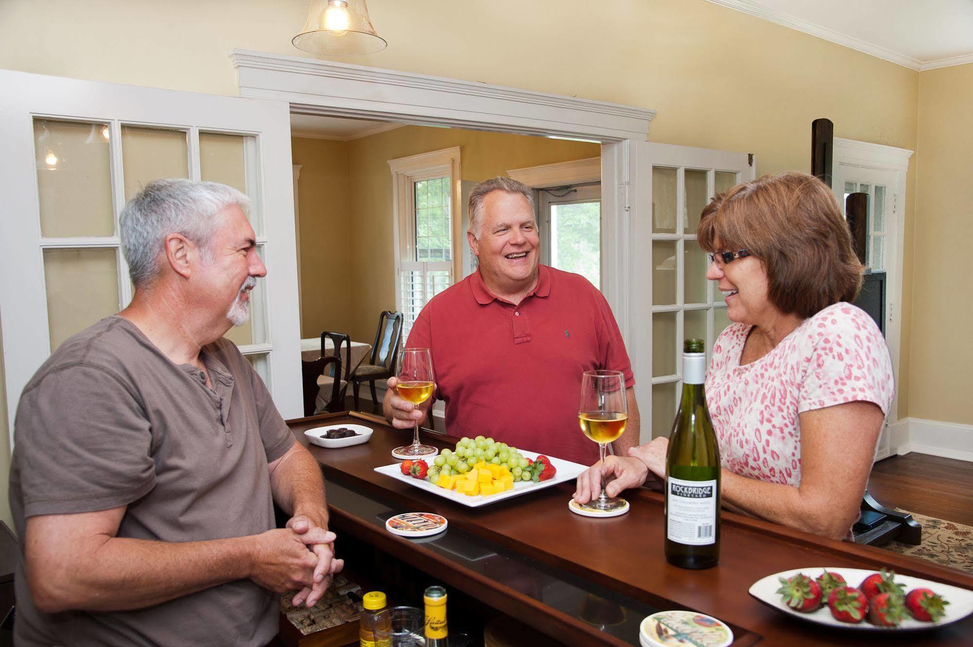 Raphine Steeles Tavern Manor Bed & Breakfast المظهر الخارجي الصورة